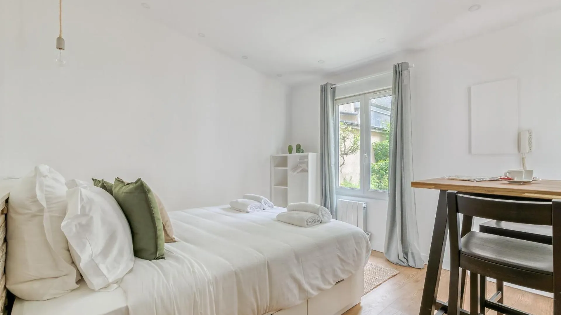 Charming Little House In Th Heart Of Batignolles Apartment Paris France